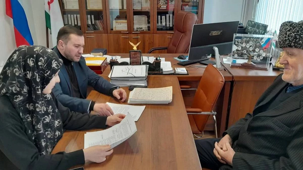 Новости Ингушетии: Руководитель Госархива Ингушетии встретился с известным публицистом