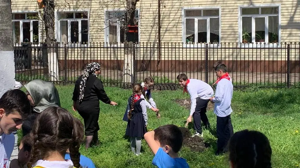 Новости Ингушетии: В Ингушетии увековечили память парапланериста и педагога Юсупа Булгучева