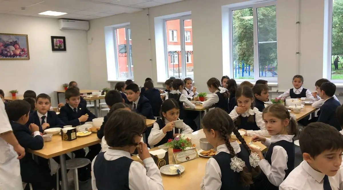 Новости Ингушетии: Единороссы Ингушетии проверили организацию питания в школе Карабулака