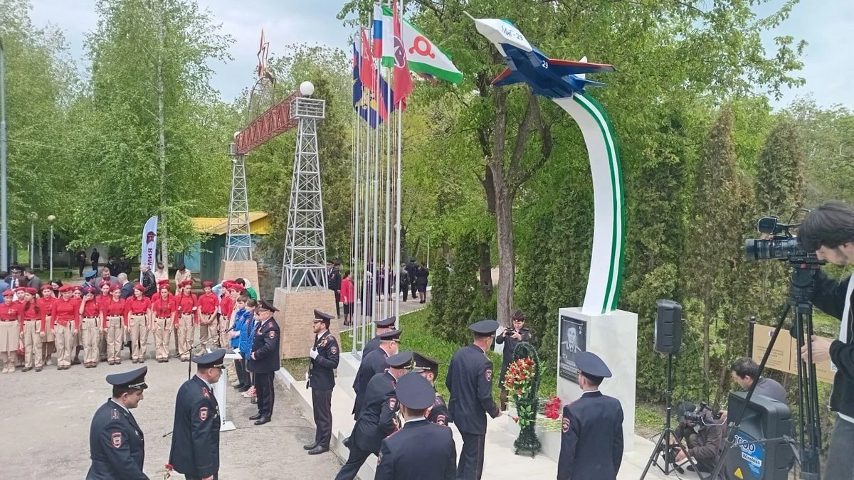 Новости Ингушетии: В Ингушетии открыли после реконструкции памятник первому Герою России