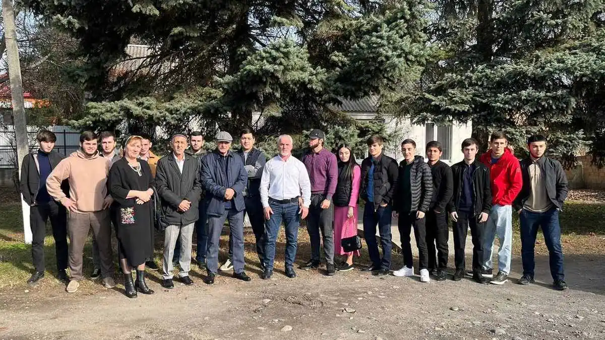 Новости Ингушетии: Студенты Аграрного техникума Ингушетии посетили  рощу красного дуба