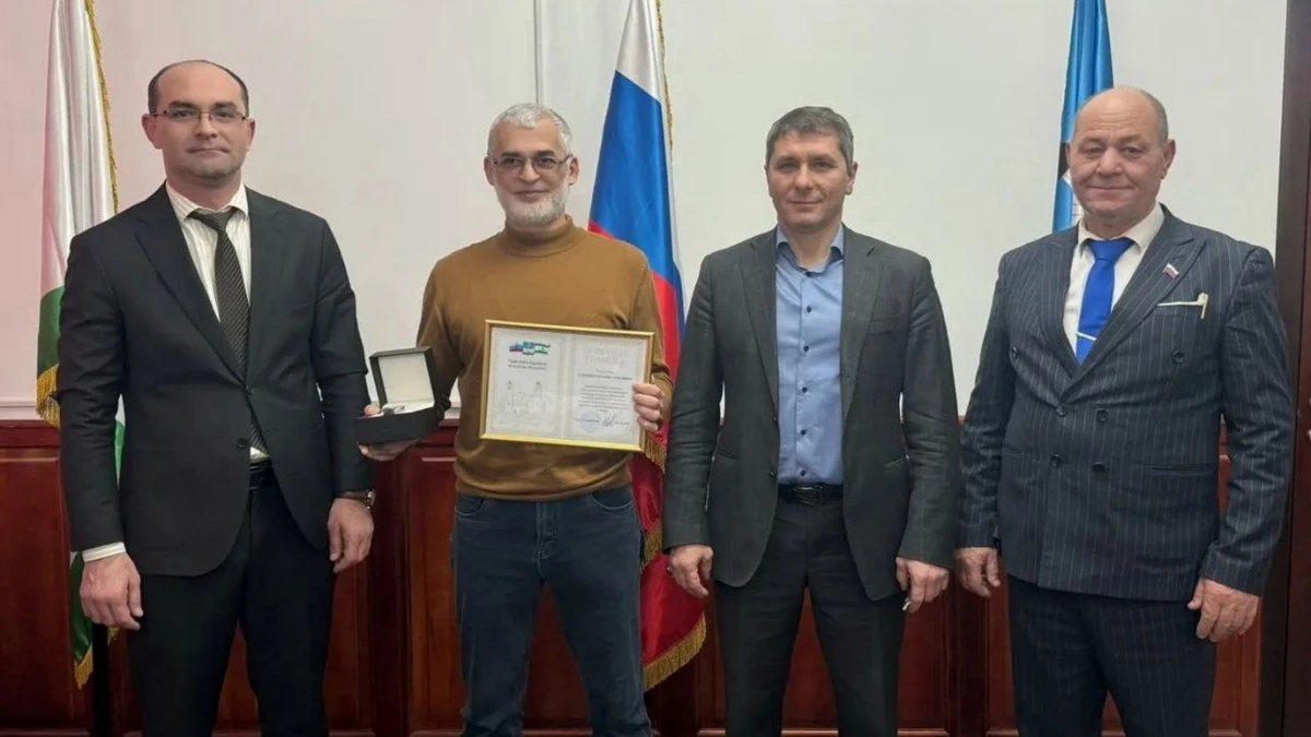 Новости Ингушетии: Мэр Карабулака поощрил Магомеда Темирбиева за успех в телешоу «Своя игра»