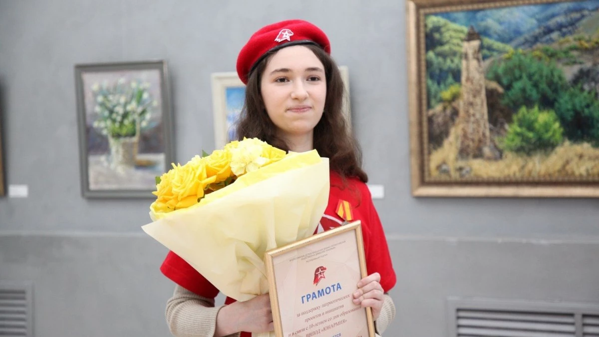 Новости Ингушетии: Юнармейцы Ингушетии посетили выставку Амины Акталиевой в Госмузее ИЗО