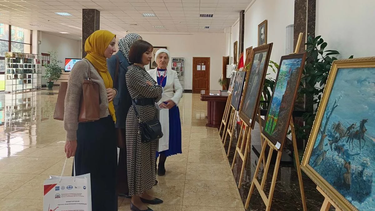 Новости Ингушетии: В Ингушетии работает художественная выставка о вкладе земляков в Победу