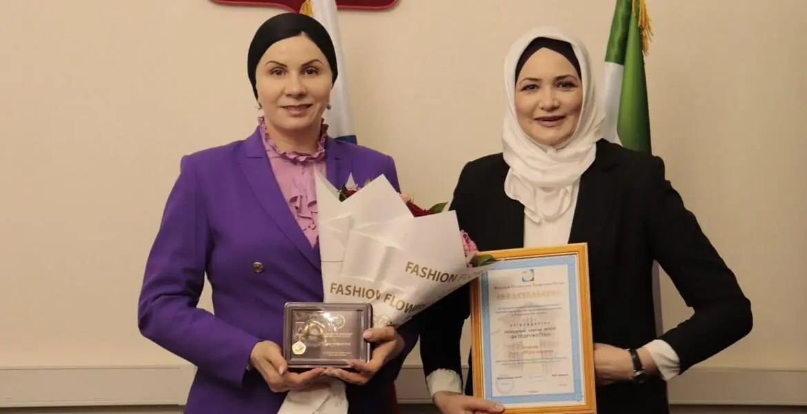 Новости Ингушетии: Руководитель Минобрнауки Ингушетии отмечена профсоюзной наградой