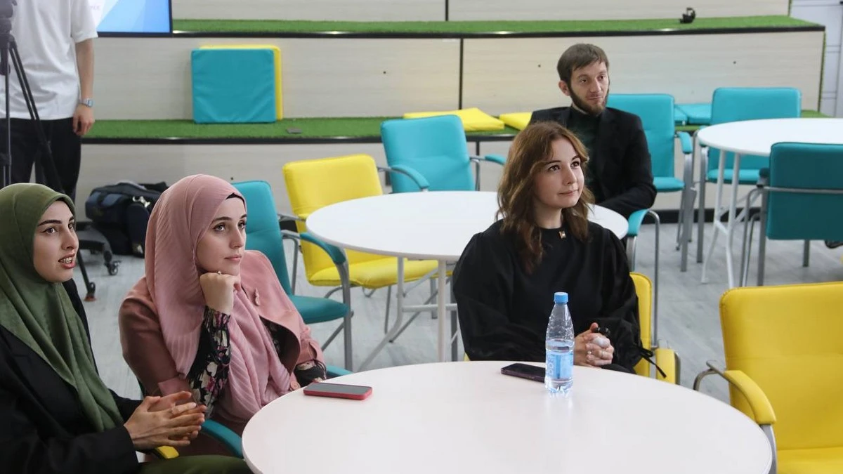 Новости Ингушетии: Молодежь Ингушетии встретилась с веломарафонцем Нодаром Беридзе