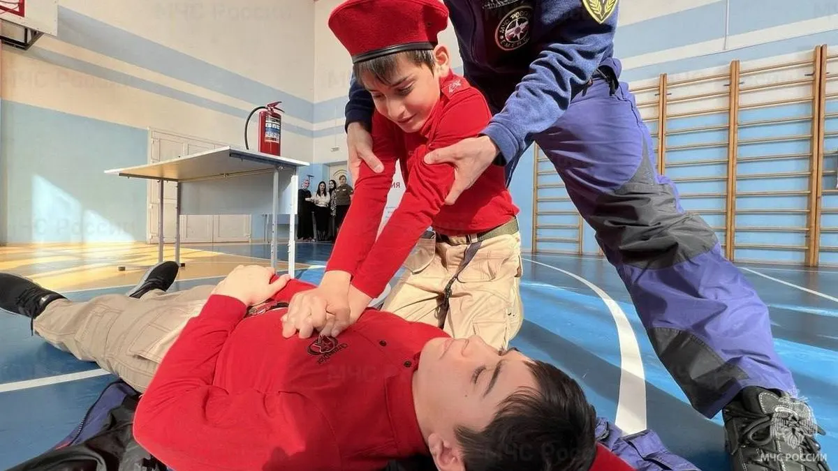 Новости Ингушетии: Спасатели Ингушетии учат школьников оказывать первую медицинскую помощь