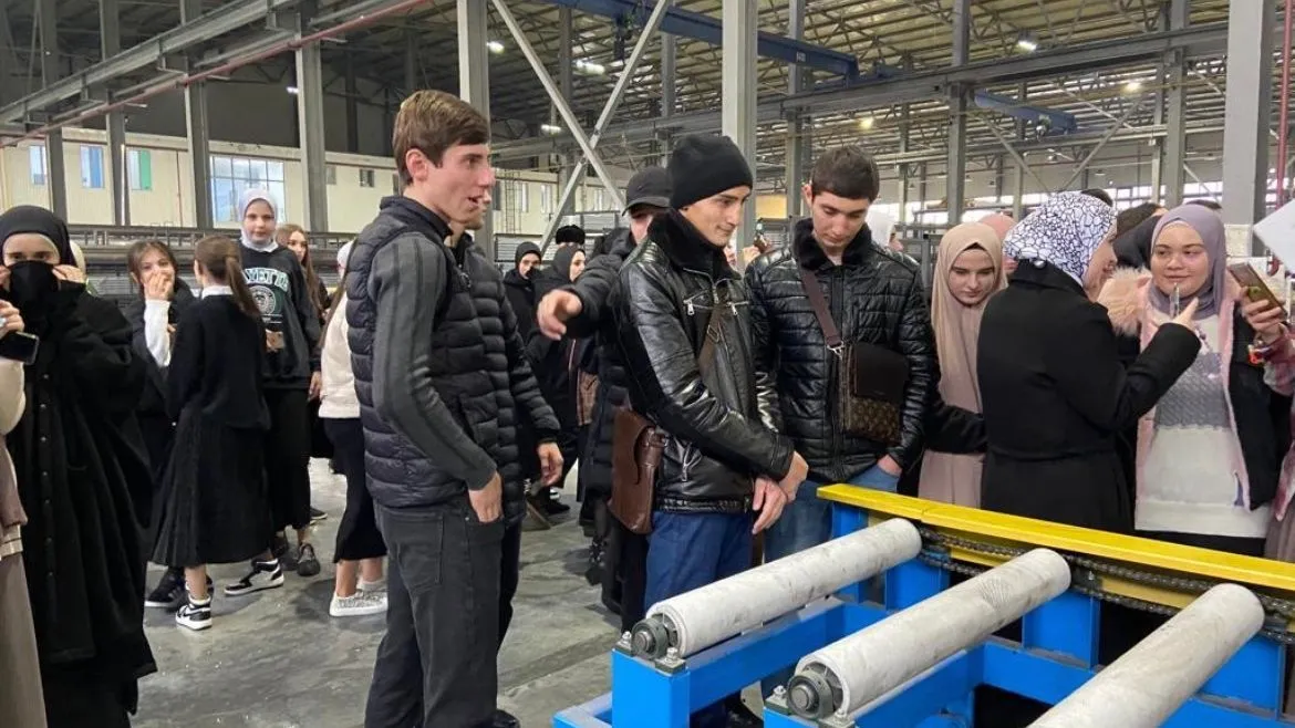 Новости Ингушетии: Студенты колледжа сервиса и быта Ингушетии посетили завод «РИАК»
