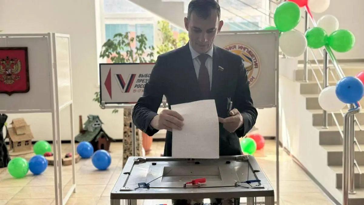 Новости Ингушетии: Сенатор от Ингушетии Мухарбек Барахоев проголосовал в родном селе Алкун