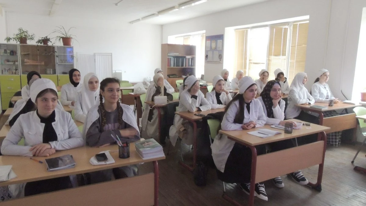 Новости Ингушетии: «Къулбехьен фордашкара гӀибухерча доазонга кхаччалца» яхача темах дийцар республикерча колледжашка