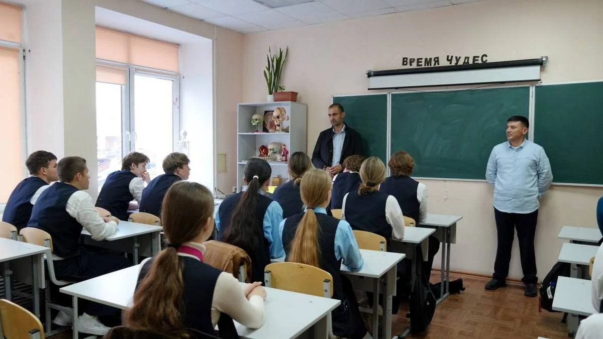 Новости Ингушетии: Ветеран СВО из Ингушетии встретился с молодежью Тамбова
