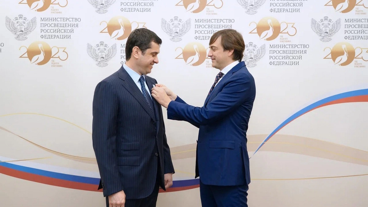 Новости Ингушетии: Сергей Кравцов вручил нагрудный знак депутату Госдумы от Ингушетии