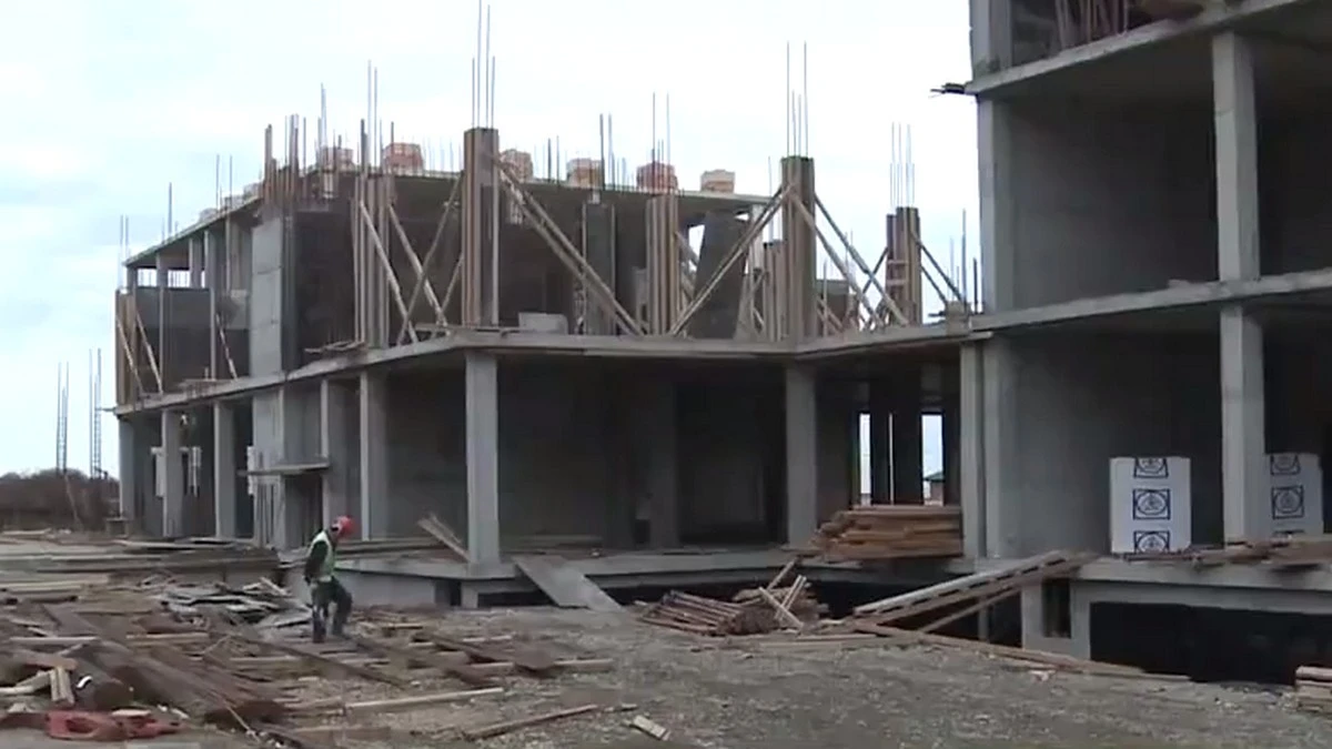 Новости Ингушетии: В селе Плиево Ингушетии строят пять корпусов школы на 720 мест