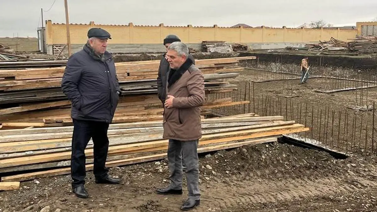 Новости Ингушетии: Власти Сунженского района проверили стройку нового здания для администрации