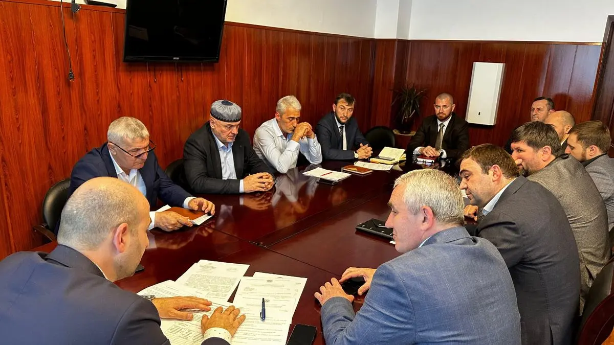 Новости Ингушетии: В Минстрое Ингушетии обсудили задачу  улучшения  жилищных условий семей