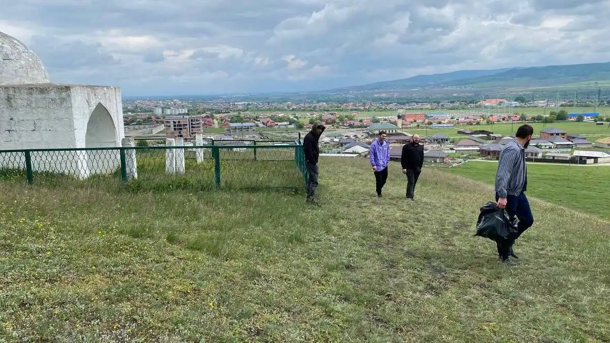 Новости Ингушетии: В Ингушетии очистили территорию мавзолея Борга-каш