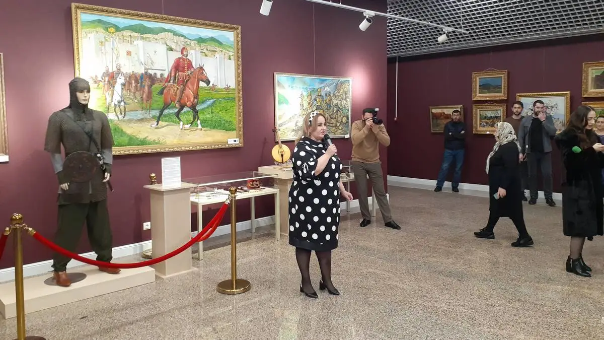 Новости Ингушетии: В Госмузее изобразительных искусств Ингушетии презентовали уникальное издание