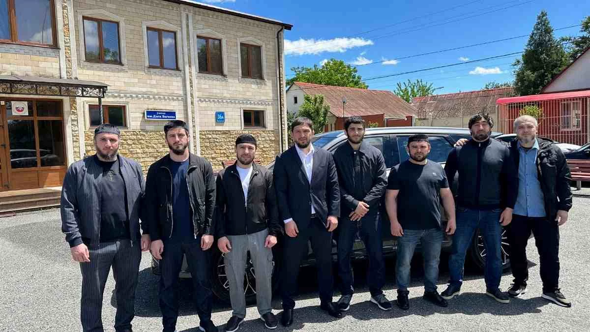 Новости Ингушетии: В Сунже чемпиону России по греко-римской борьбе вручили ключи от автомобиля