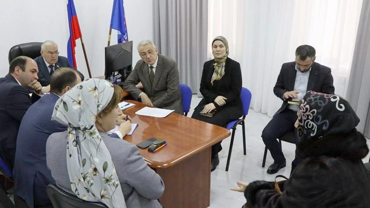 Новости Ингушетии: Спикер Парламента Ингушетии провел прием граждан