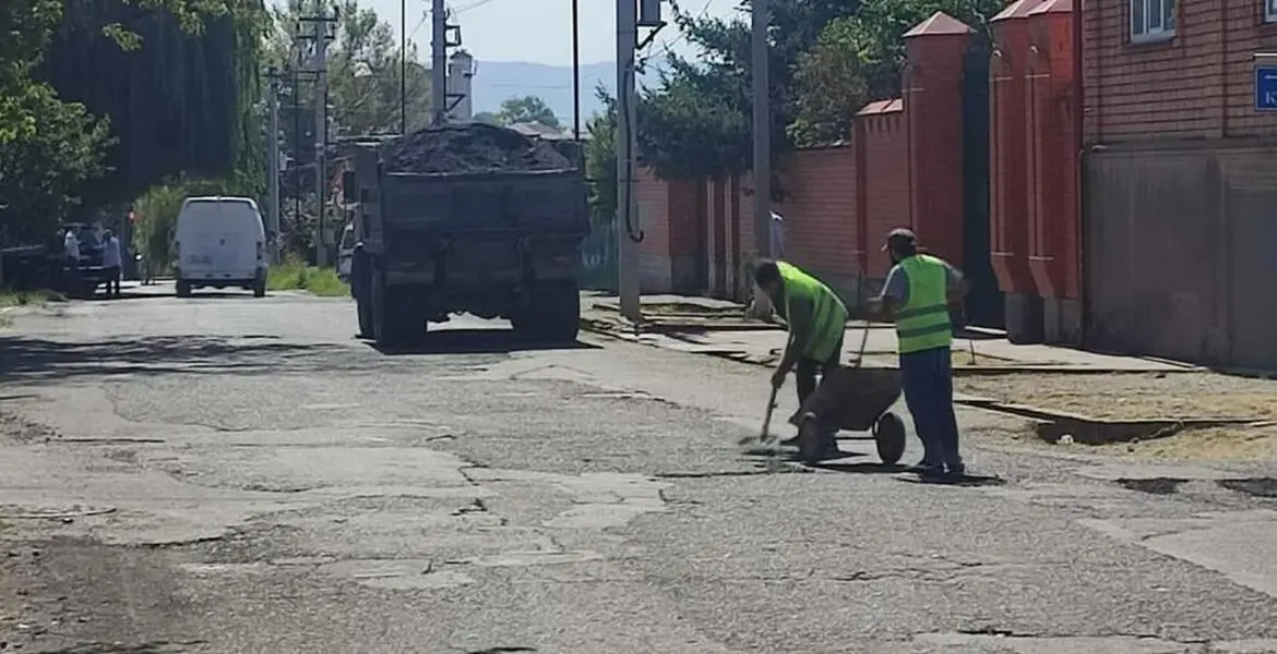 Новости Ингушетии: В Назрани Ингушетии начали проводить ямочные работы