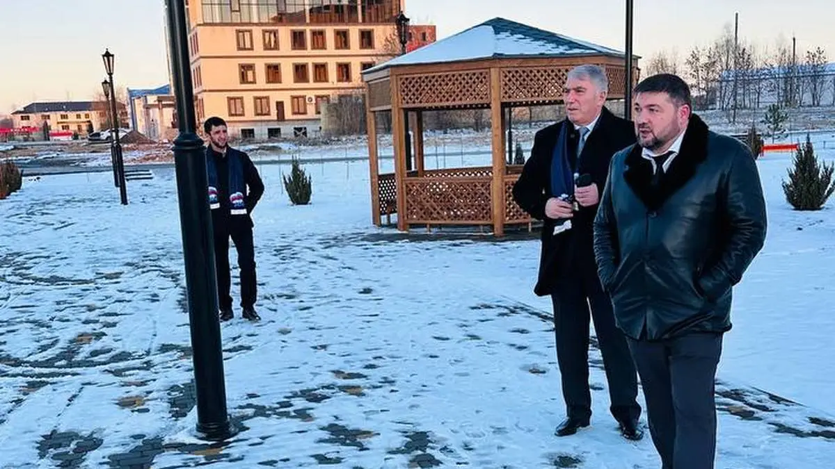 Новости Ингушетии: Партдесант «Единой России» проверил состояние общественных территорий в городе Магас