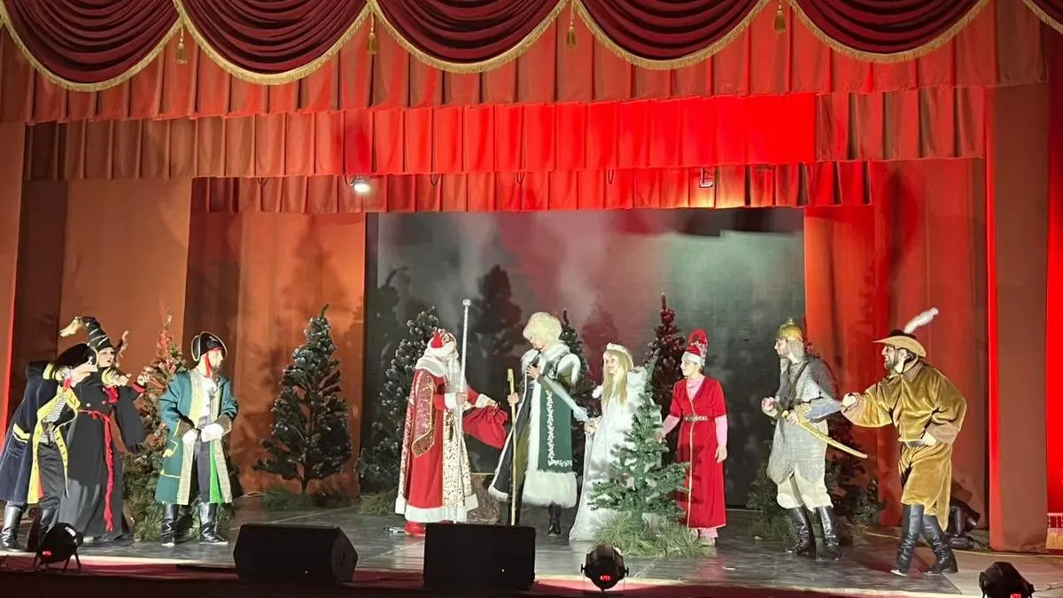 Новости Ингушетии: Госдрамтеатр Ингушетии подарил школьникам региона новогоднее представление