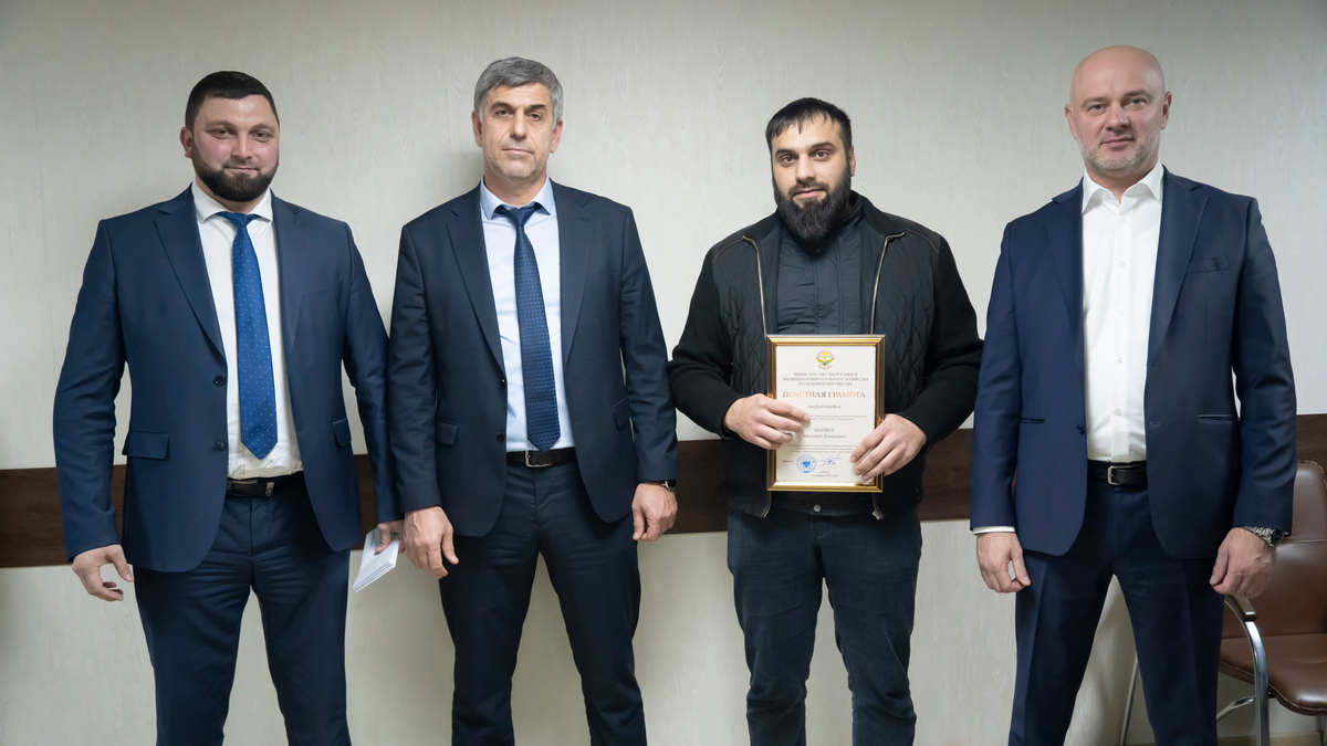 Более 70 энергетиков Россети в Ингушетии отмечены различными наградами