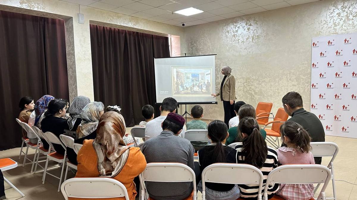 Литературный вечер «Дорога длиною в 13 лет» прошел в «Клубе добрых людей»