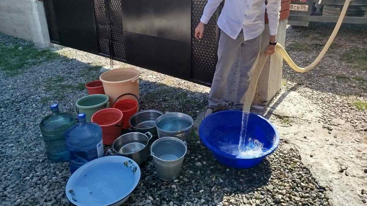 В Карабулаке осуществляют подвоз воды в связи с ремонтом водопровода