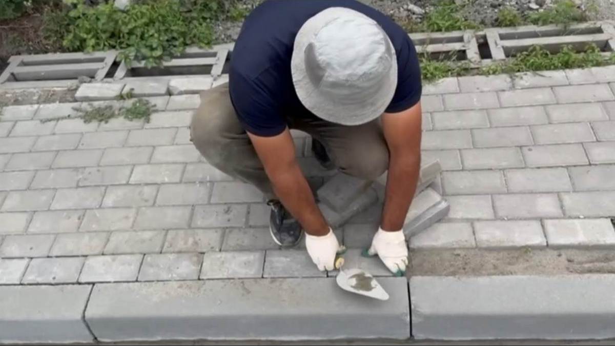 Новости Ингушетии: Новые бордюрные линии и тротуары создают в Назрани Ингушетии