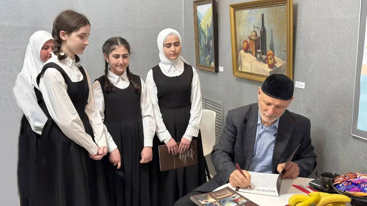 Гостем проекта «Полдник с художником» в Госмузее ИЗО стал Магомед Кариев