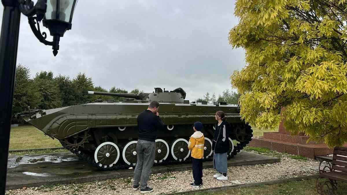 Новости Ингушетии: В Ингушетии детям бойцов СВО провели экскурсию в честь Дня танкиста