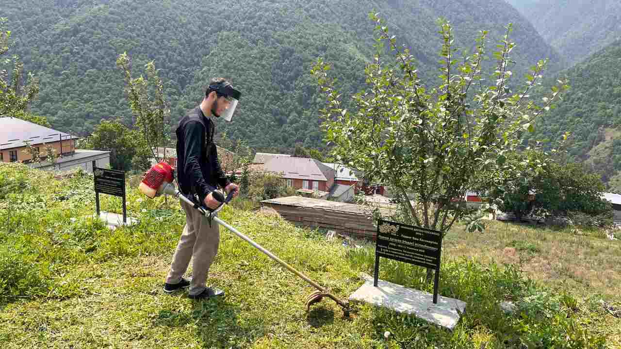 Новости Ингушетии: В горах Ингушетии культработники привели в порядок  Сад памяти