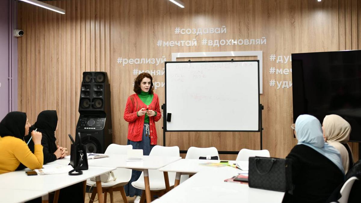 Беженцы из Палестины развивают в Магасе навыки аудирования