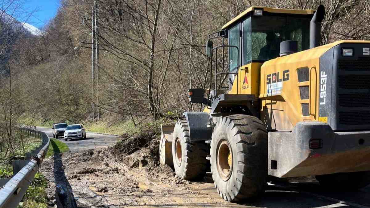 В горах Ингушетии дорогу расчистили от селевых масс