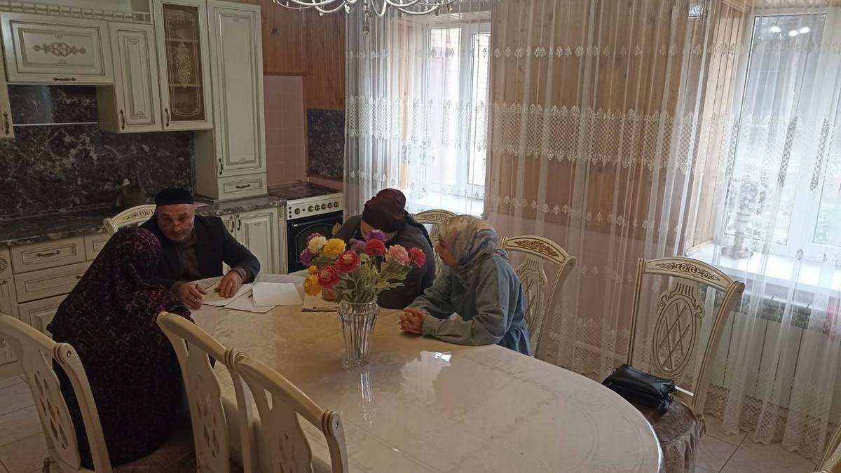 В Малгобекском районе провели беседу с бывшей осужденной за терроризм