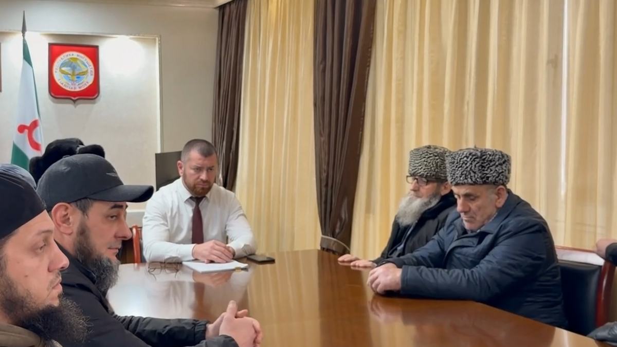 Новости Ингушетии: Глава Сунжи Аслан Умаров выслушал проблемные вопросы горожан