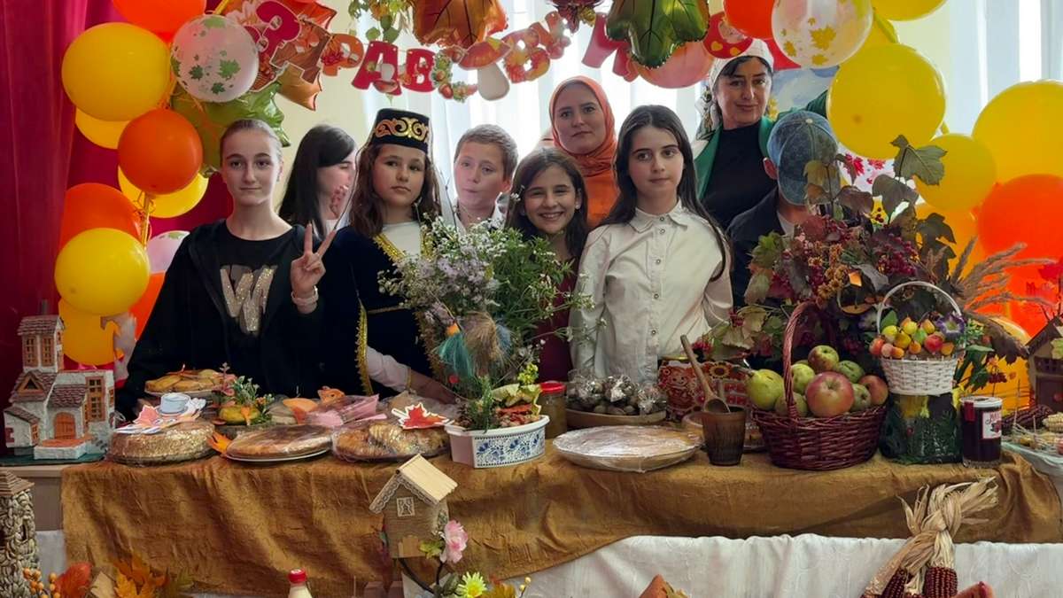Галашкинский Дом культуры и школа № 1 провели совместный «Осенний бал»