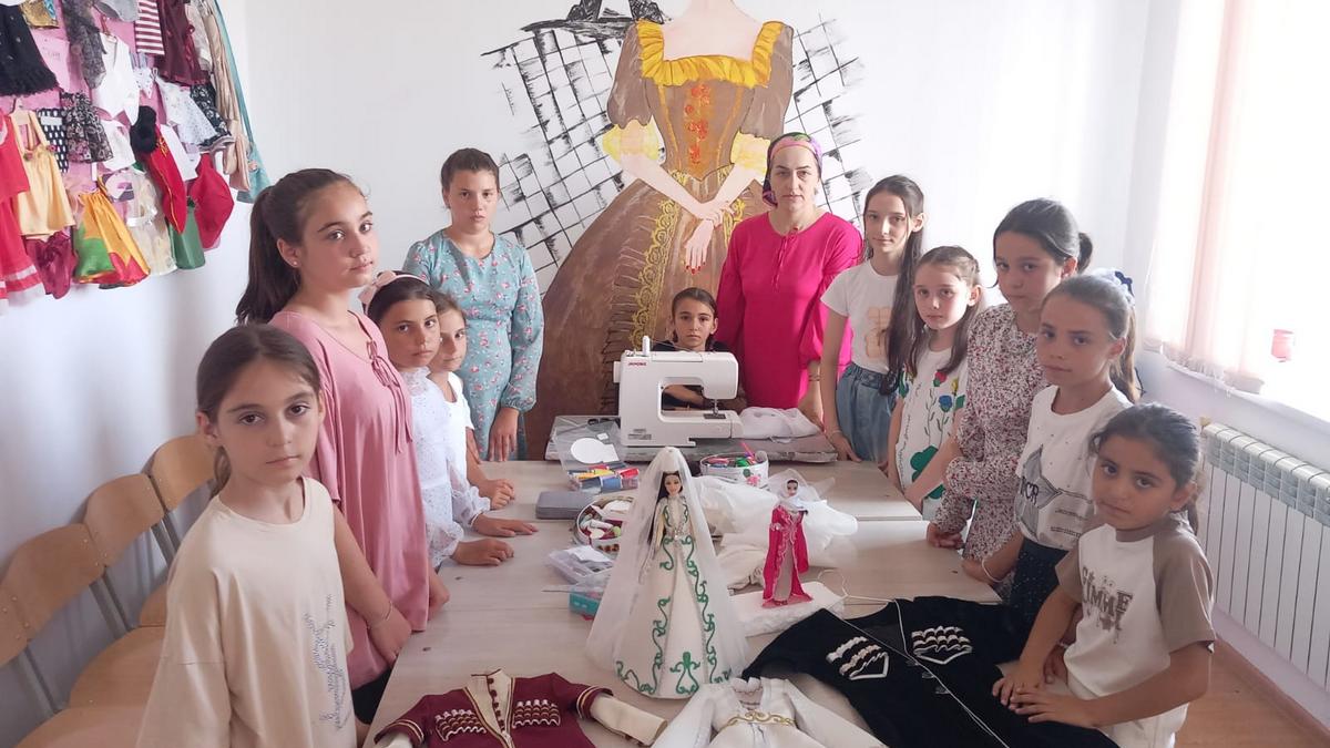 В Ингушетии в Единый день фольклора состоялся мастер-класс по вышивке