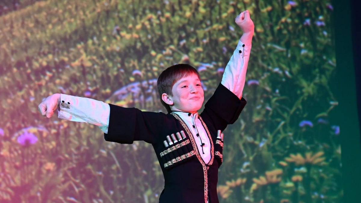 Сын погибшего бойца СВО из Сунжи – участник творческой смены «Орлёнка»