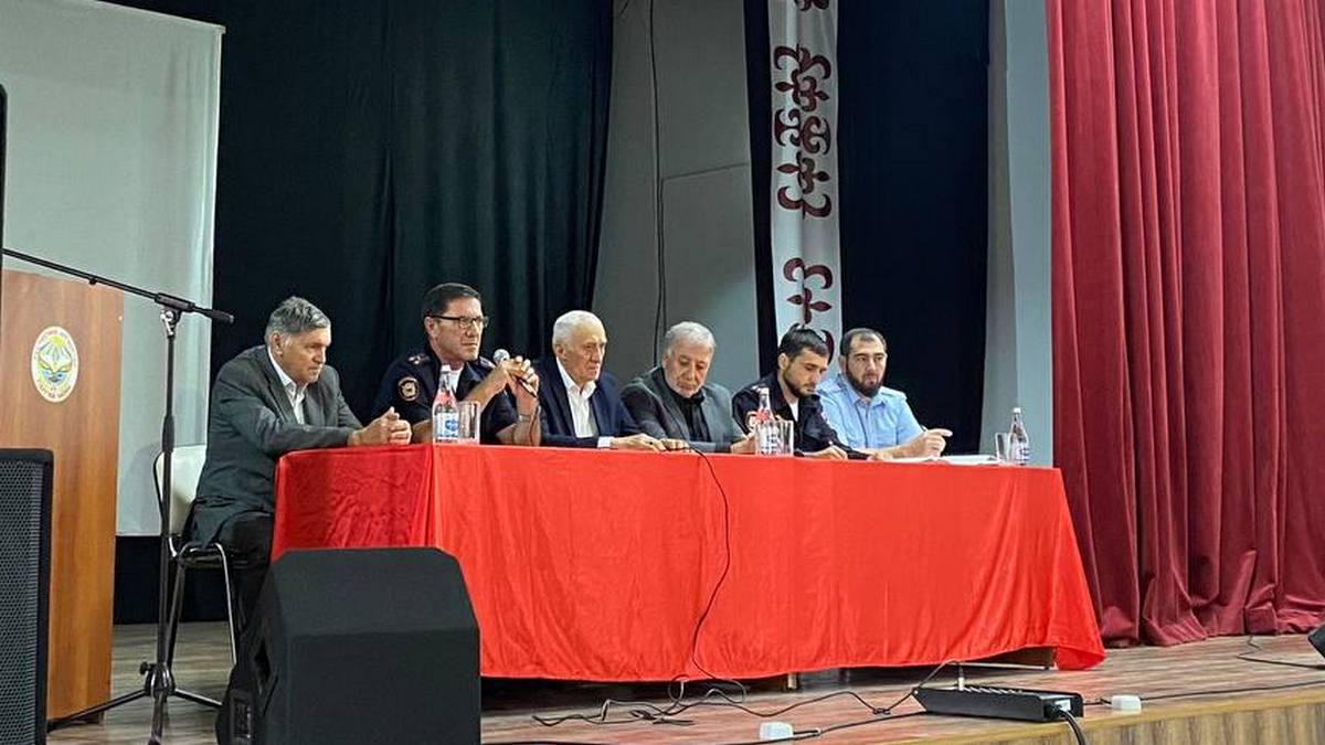 Новости Ингушетии: МВД Ингушетии обсудило с жителями Кантышево проблемы молодежи