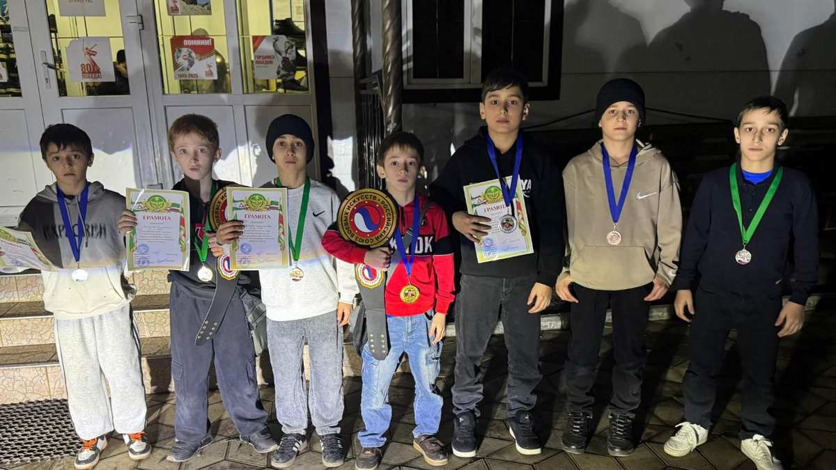 Каратисты из Долаково получили 8 медалей на турнире по боевым единоборствам