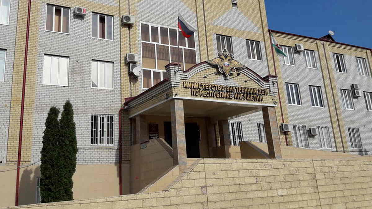 В Ингушетии правоохранители изъяли у местного жителя автомат с патронами