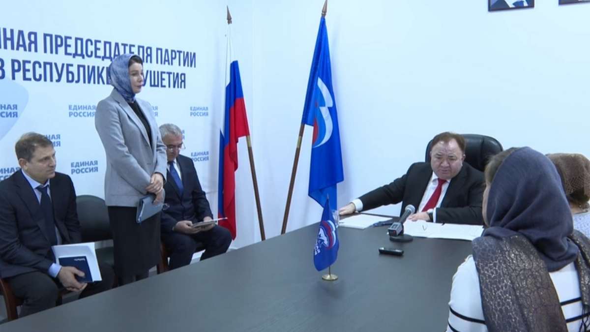 Глава Ингушетии встретился с гражданами и помог в решении их вопросов