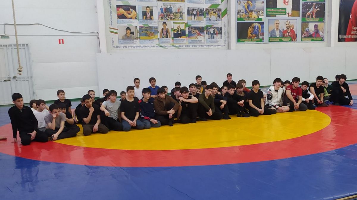 В Долаково спортсменов учат быть неуязвимыми перед наркотиками