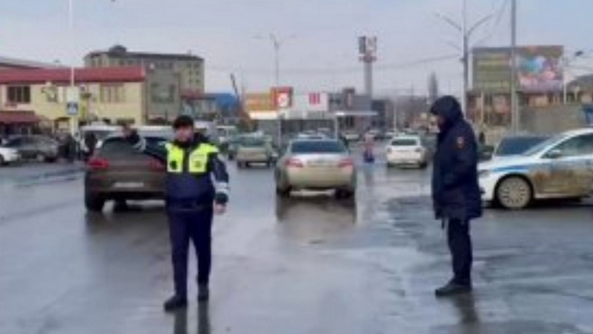 В Назрани Ингушетии последовательно решают проблему хаотичной парковки