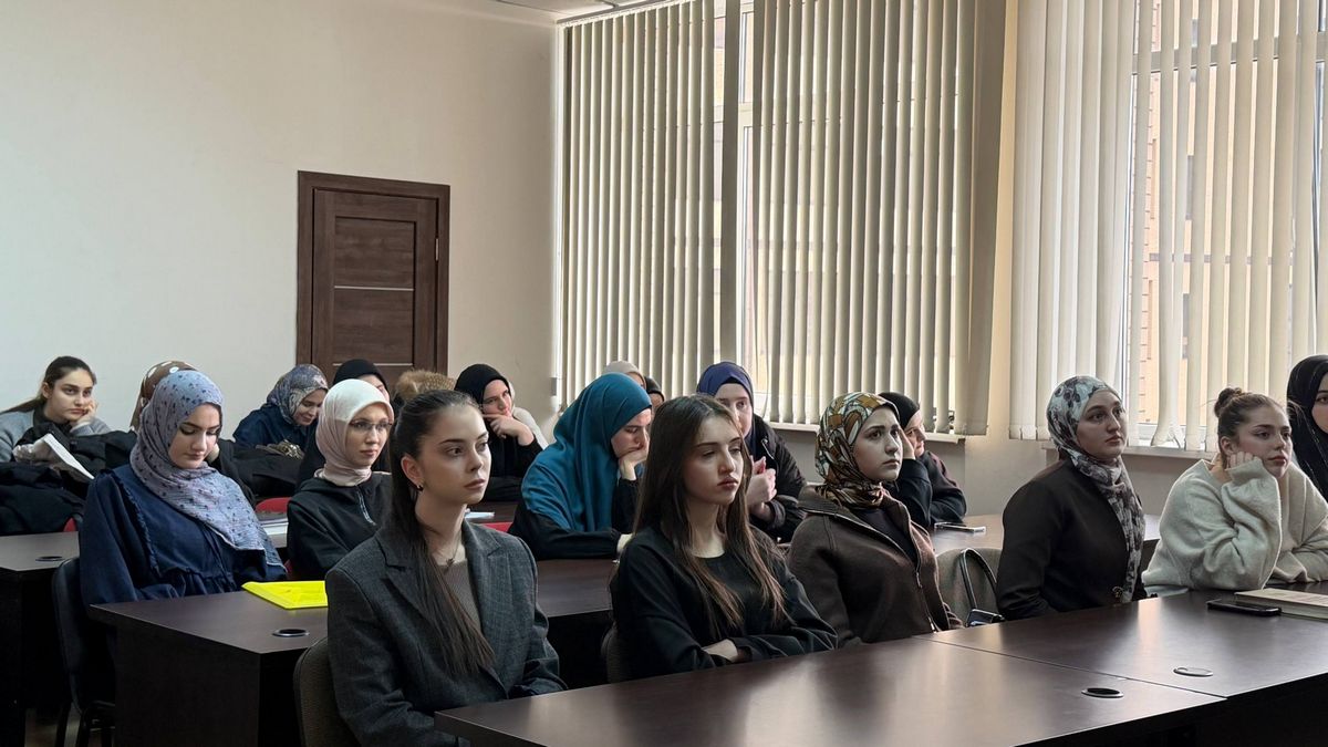 На филфаке ИнгГУ сохраняют память о великих ученых и развивают их наследие