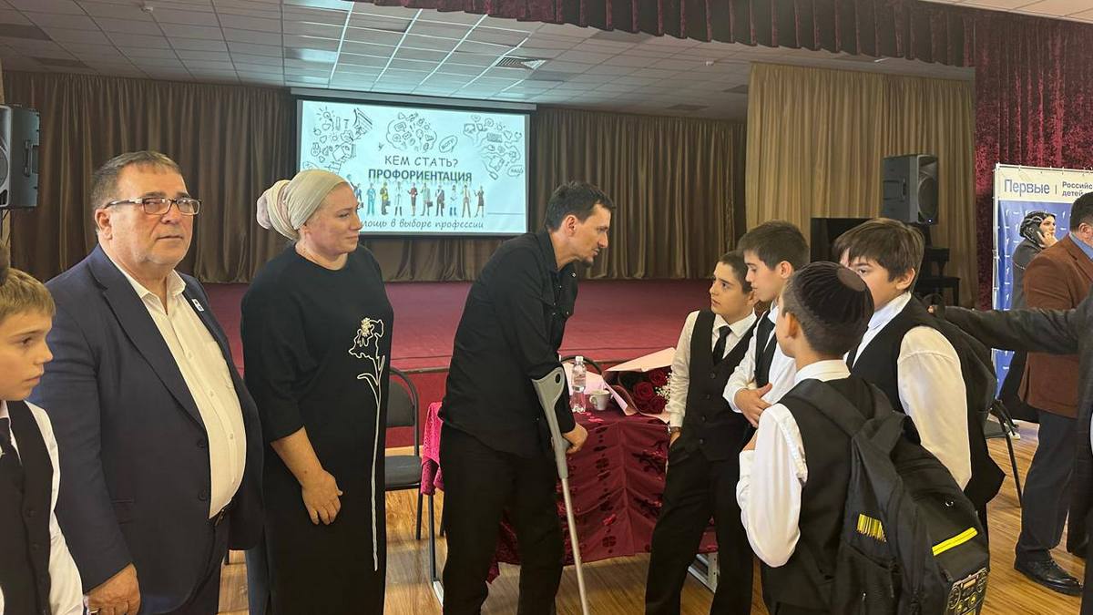 Ветеран СВО Адам Ахкильгов побеседовал со школьниками родного Малгобека