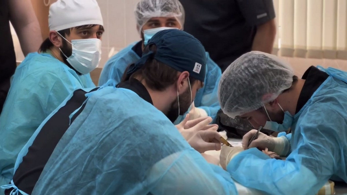 В Медицинском институте ИнгГУ определили лучших молодых хирургов