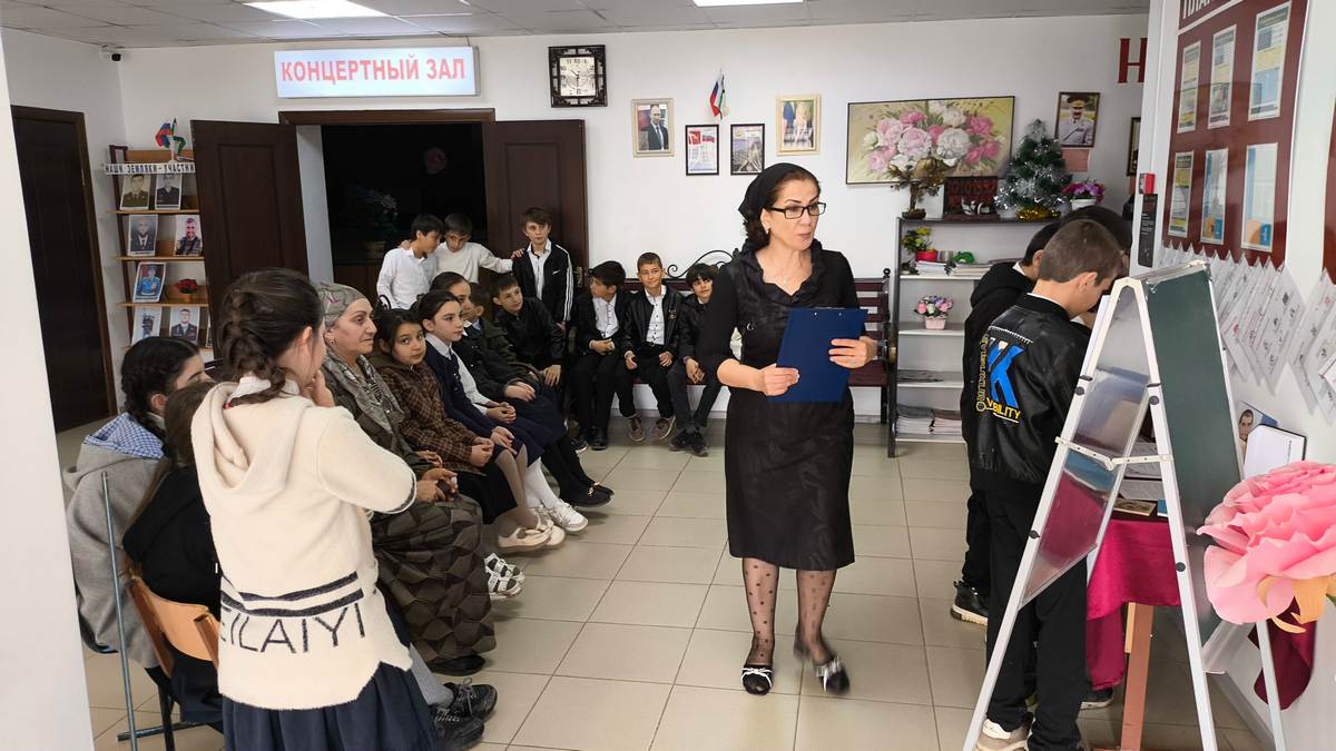 В Новом Реданте почтили память выдающегося поэта Гирихана Гагиева